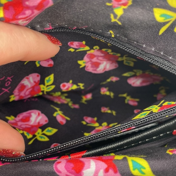 Betsey Johnson Rose Floral Gold Chain Small Purse - Picture 10 of 13